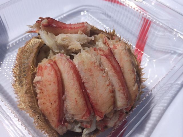 2015年05月 びっくりする程美味しかったカニ甲羅焼き。ギュウギュウに詰まっていました。_松前公園の桜