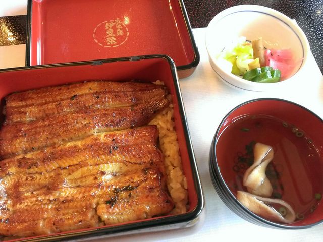 鰻割烹伊豆栄