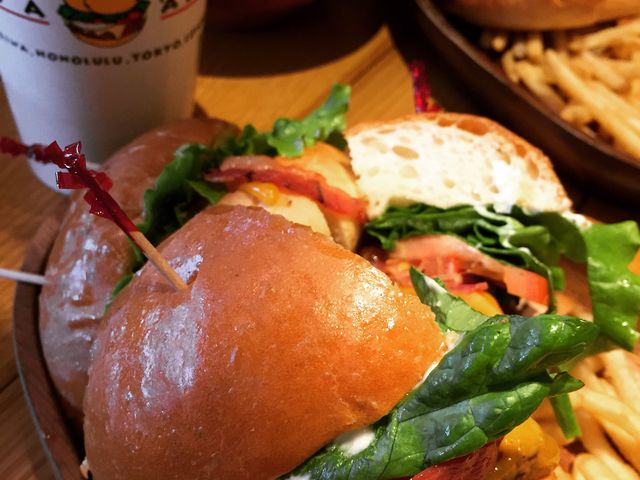 クアアイナ KUA `AINA 青山本店