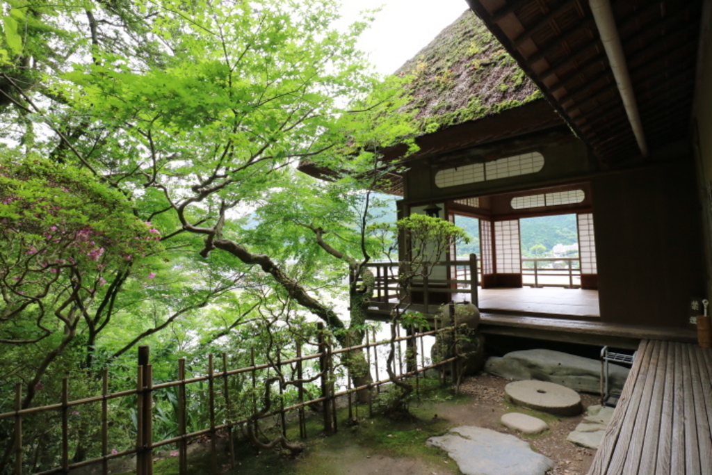 臥龍山荘