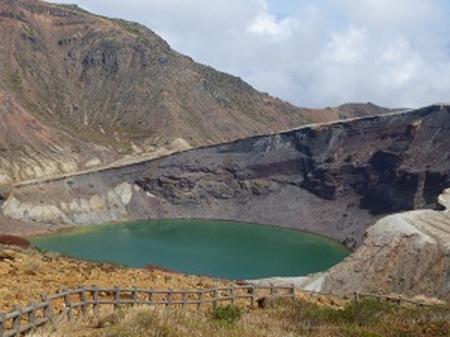 山形県・山形市・蔵王・天童・お釜(噴火口)_お釜(噴火口)