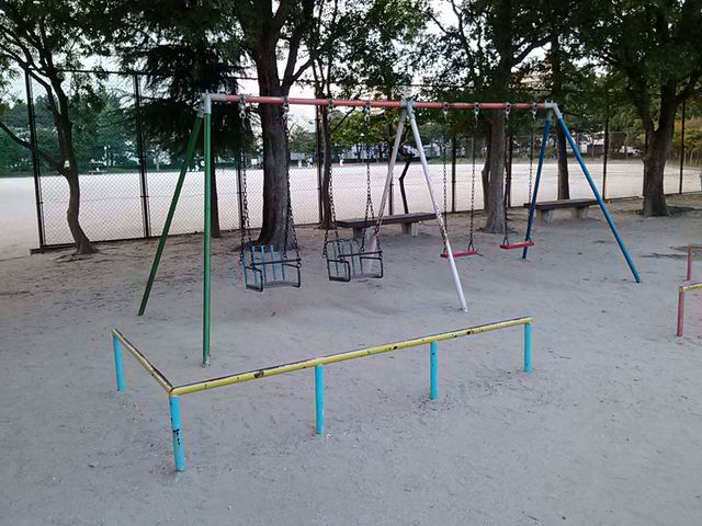遊具は少ないです_安城公園