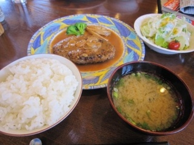 ハンバーグ_もりもり亭