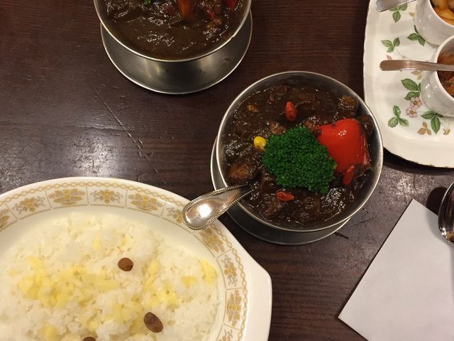 和牛カレー・野菜を トッピングです。_トマト