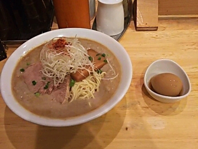 鶏だく大盛(百円増)トッピング煮玉子(百円)_麺屋 極鶏
