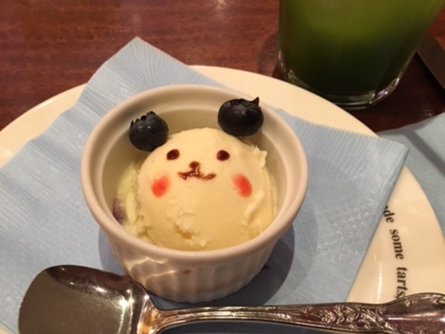 クーポンでもらったアイス_ラケル RAKERU 名古屋スパイラルタワーズ店