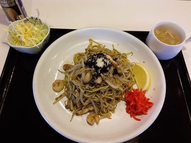 男鹿しょっつる焼きそば_省吾
