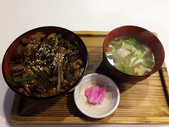 牛バラ丼_省吾