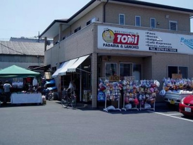 焼きたてのバゲットとパォンデケイジョのお店_焼きたてのパン屋さん・TOMI