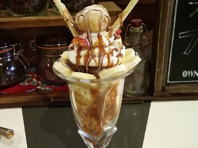 キャラメルパフェ_ミルクハウス
