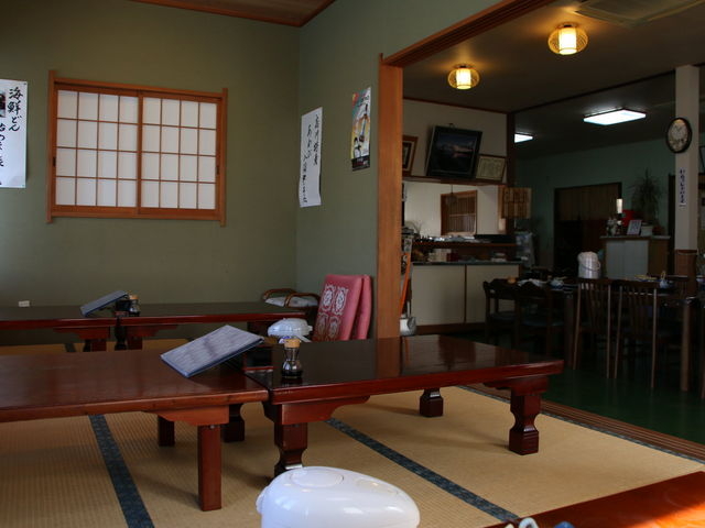 キレイな店内です。_磯料理みずるめ