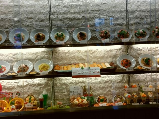 入り口のディスプレイ_グレイスガーデン イオンモール広島祇園店