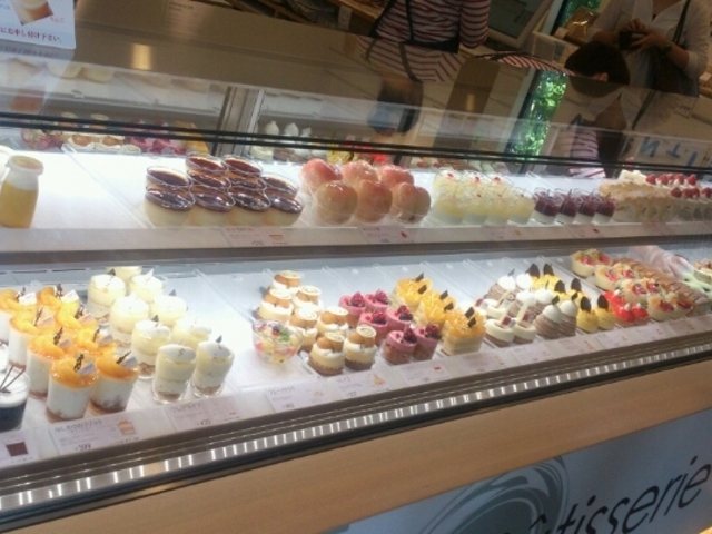ショーケース_洋菓子工房べんべや 本店