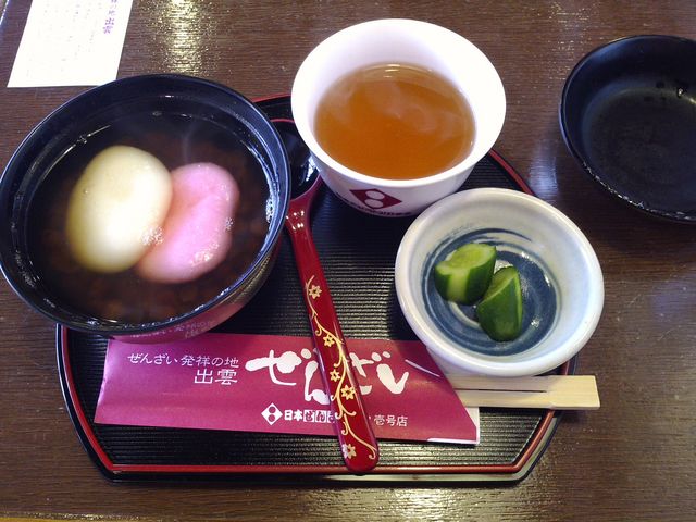 ピンクのお餅が可愛いです。_日本ぜんざい学会1号店