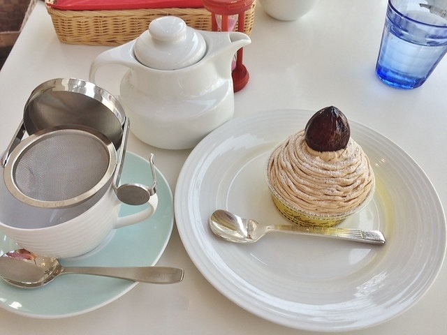 ダージリンとモンブラン_カフェレストトラン・ハッチ