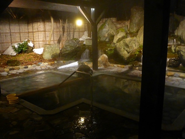 山形県・小野川温泉・河鹿荘・せせらぎ・露天風呂_牛肉三昧膳と貸切風呂の宿 小野川温泉 河鹿荘