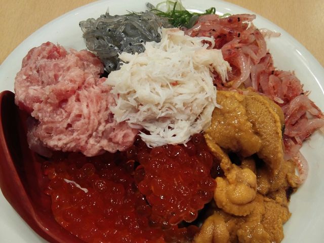 豪快富士山盛り_魚がし鮨沼津港店