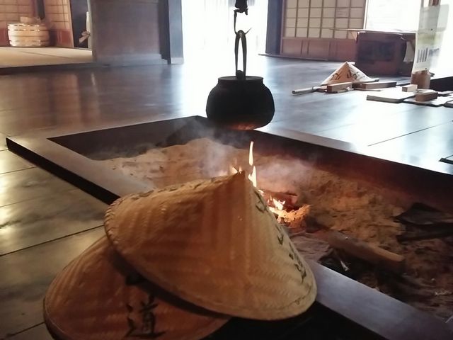 峠の茶屋でお茶を頂いて休憩_馬籠峠