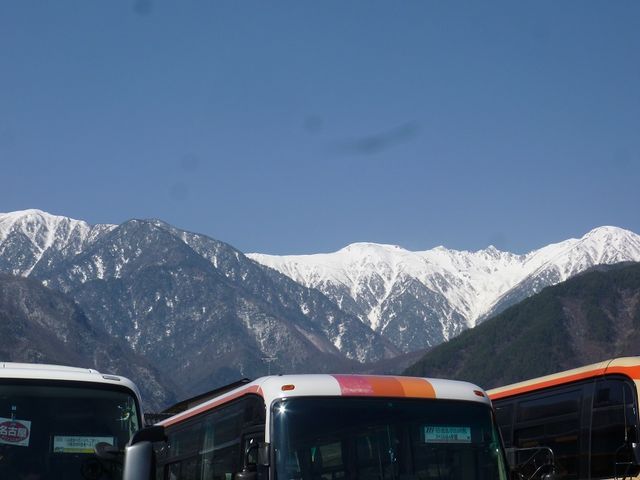 雪深き山々のアルプスの山並み_ビアンデさくら亭・駒ヶ根店