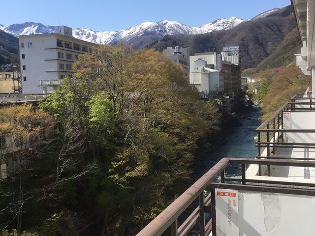 バルコニーから見えた谷川岳が綺麗〓_水上館