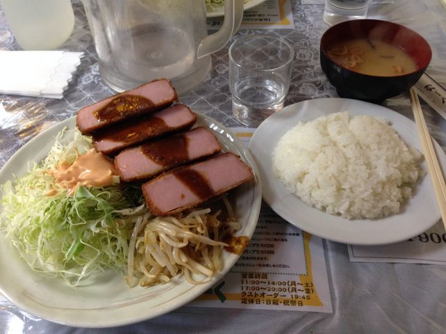 名物ハムカツ定食です!_レストランばーく