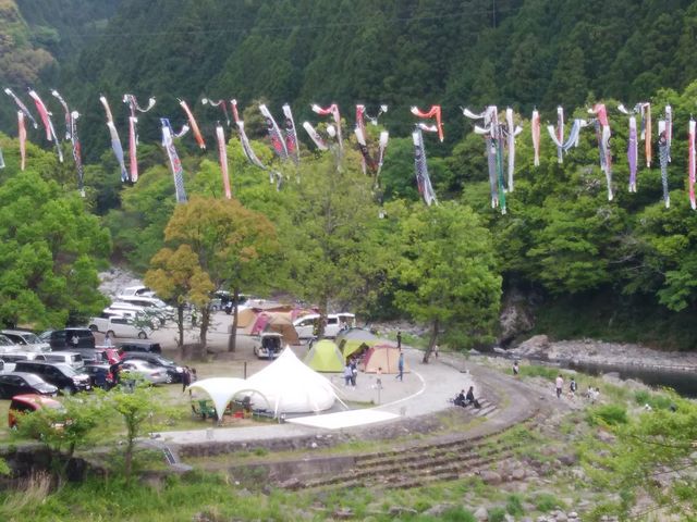 鯉のぼりの川流し_月ヶ谷温泉 月の宿