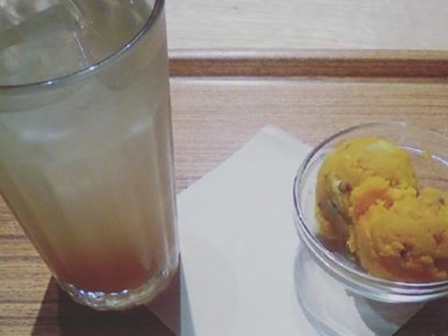 ジンジャエールとかぼちゃサラダ_Cafe&Meal MUJI 神戸BAL