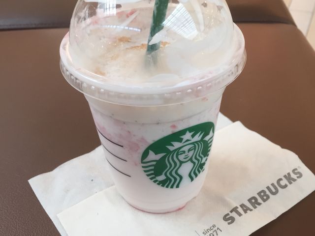 ストロベリークリームフラペチーノ_スターバックス・コーヒー ららぽーと横浜店