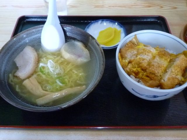 ランチセット_たつみ食堂 東川本店