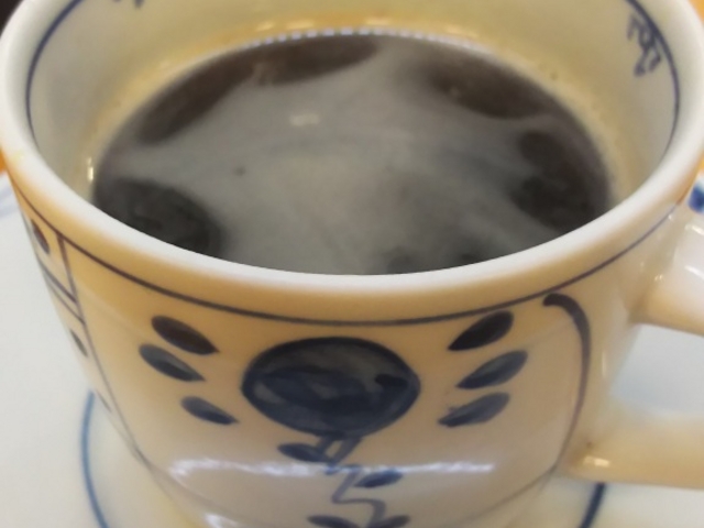 サービスのコーヒーはセルフ
これはそんなに美味しくない_海の幸 磯の坊
