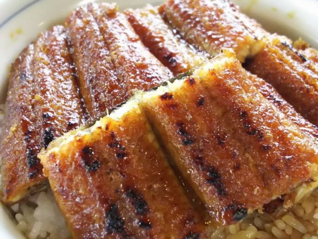 焼き加減が抜群。
タレも美味しくて、ご飯が苦になりません。_日本料理 小伴天