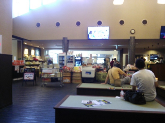 店内明るく広い_関観光ホテル 西の屋別館「武芸川温泉」