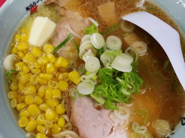 コーンバター醤油ラーメン_梅光軒 旭川本店