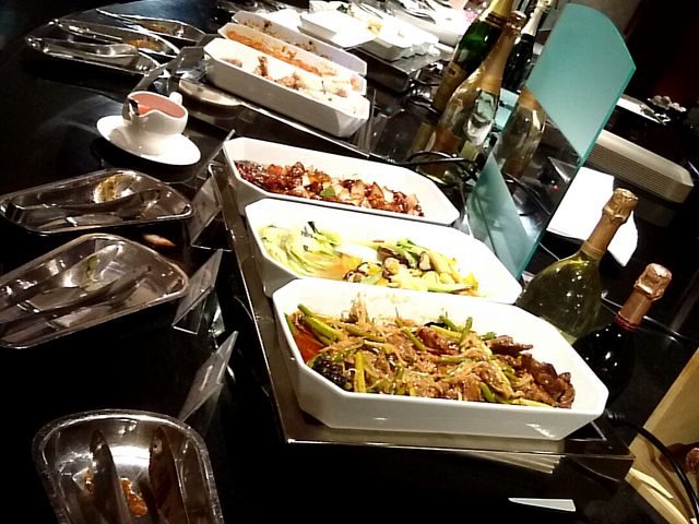 洋食から中華まで_ANAクラウンプラザホテル熊本ニュースカイ
