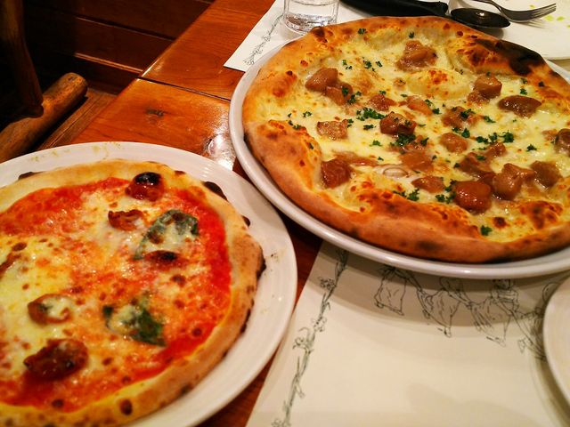 ピザの食べ比べ_オールドヒッコリー 境川店