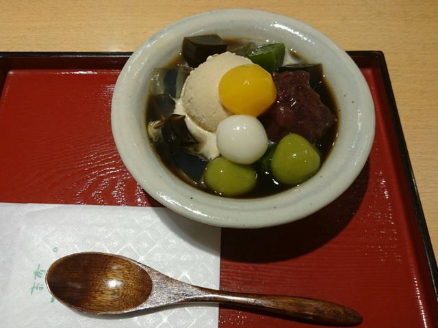 寒天としらたま、栗シンプルなあんみつ_祗園小石