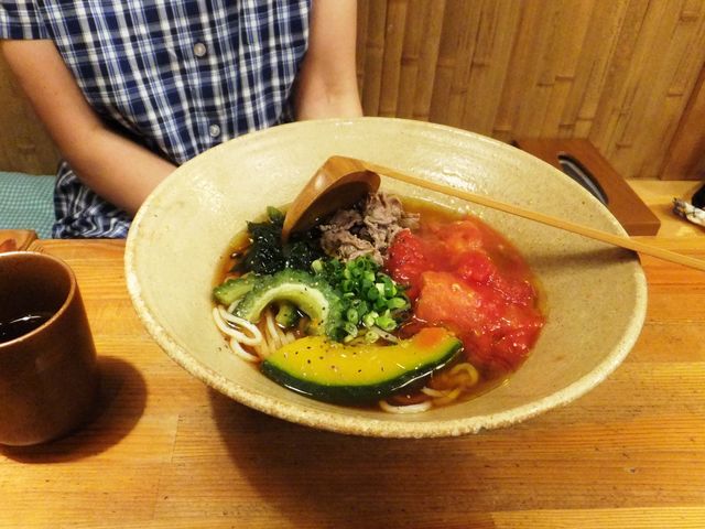 大人気のアルカンタラうどん(温・冷あります)_九庵