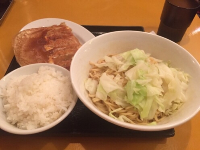ボリュームの定食です。_花の木