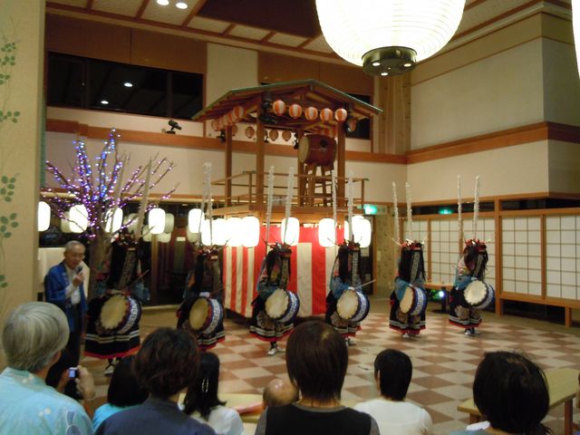 地下1階お祭り広場_結びの宿 愛隣館