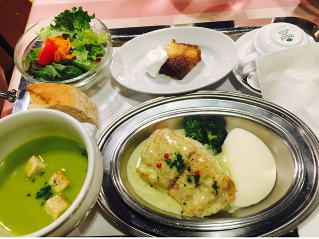 ボリューム満点で手の込んだランチ_クレッソニエール
