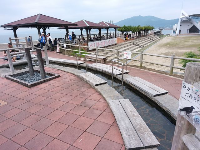 熱い足湯_小浜温泉足湯 ほっとふっと105