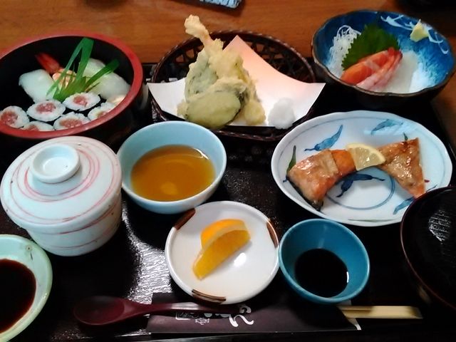 寿司盛り合わせ_とっとんめ