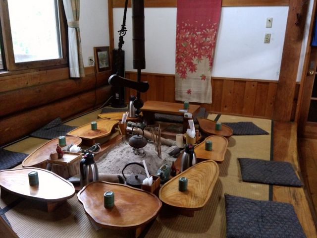 囲炉裏席もありました。_手打そば もみじ野
