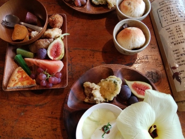 農園レストラン
花も食べられるようです。_杉・五兵衛