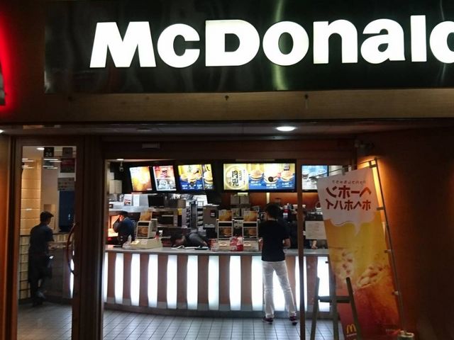 入口_マクドナルド三宮北口店