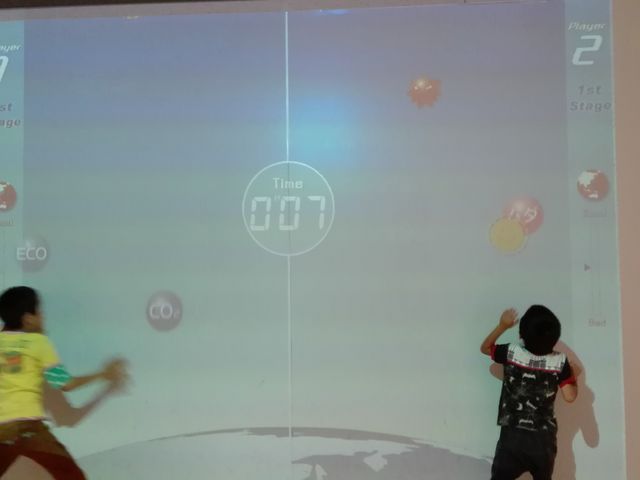 体を使ったゲームが楽しめます。_川越電力館テラ46