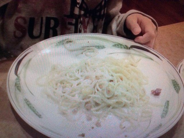 食べかけですが、カルボナーラです_イタリアンレストラン 麦