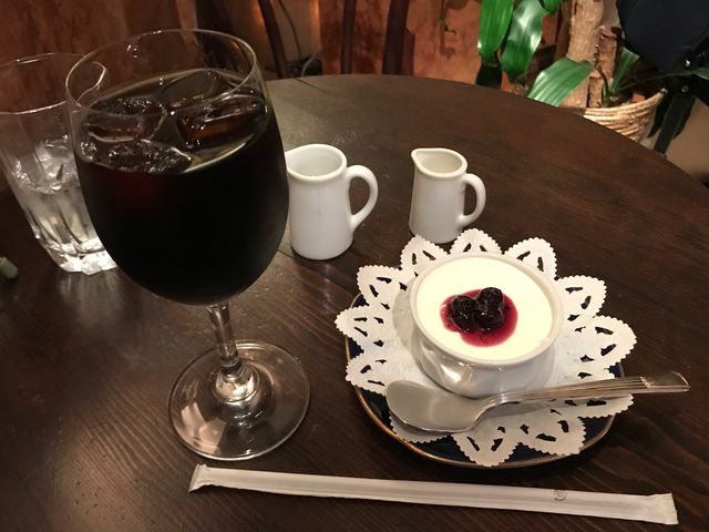 【カフェ・ド・ルラーシュ】アイスコーヒーとレアチーズケーキ_カフェ・ド・ルラーシュ