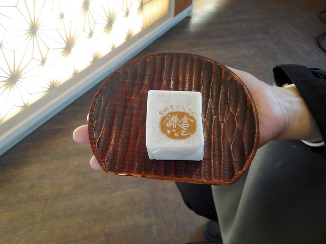 店内でおやつタイム_鎌倉いとこ