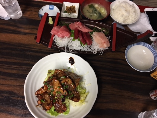 刺身定食とマグロのカルビ焼き_くろば亭
